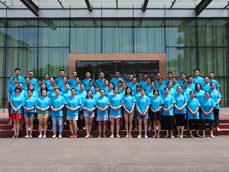 豪门国际官网药业出产团队 